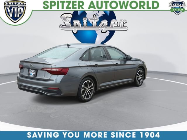 Used 2022 Volkswagen Jetta Sport image 9
