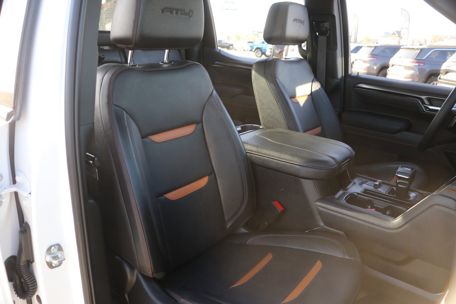Used 2025 GMC Sierra 1500 AT4 image 34