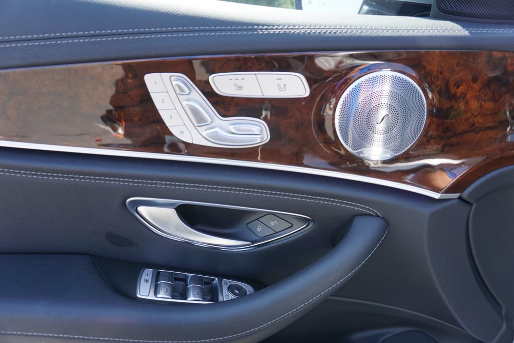 Used 2017 Mercedes-Benz E 300 4MATIC image 10