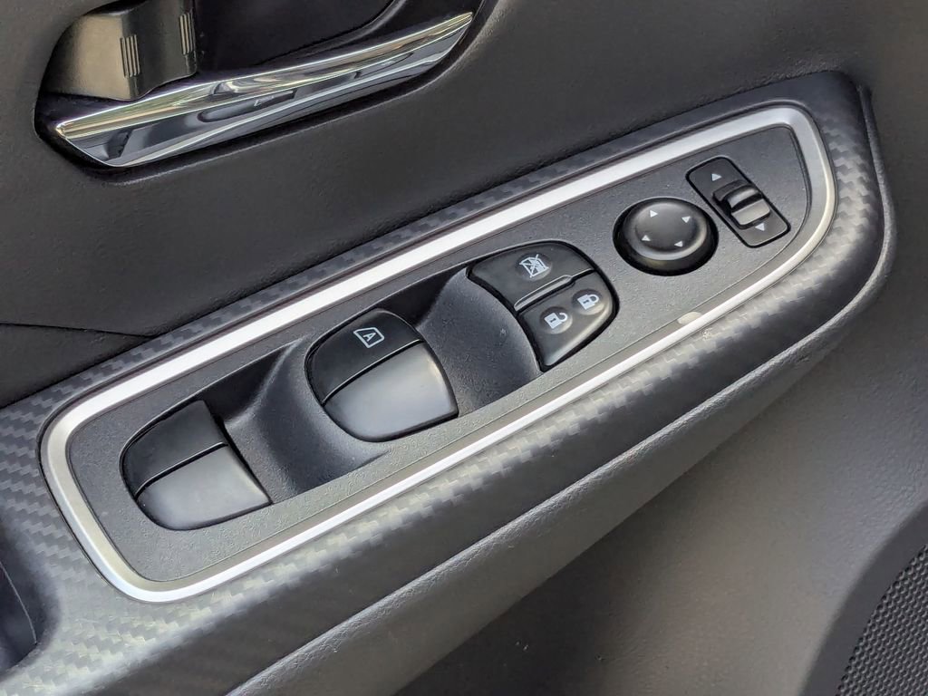Used 2025 Nissan Versa SR w/ Trunk Package FWD image 12