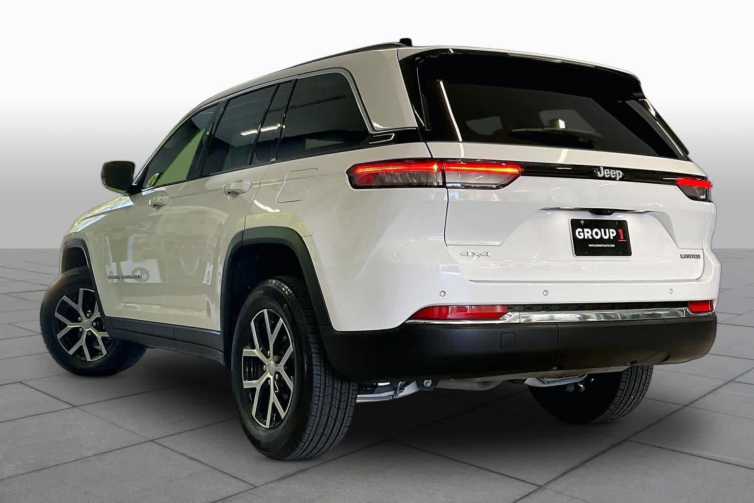 Used 2025 Jeep Grand Cherokee Limited AWD/4WD image 11