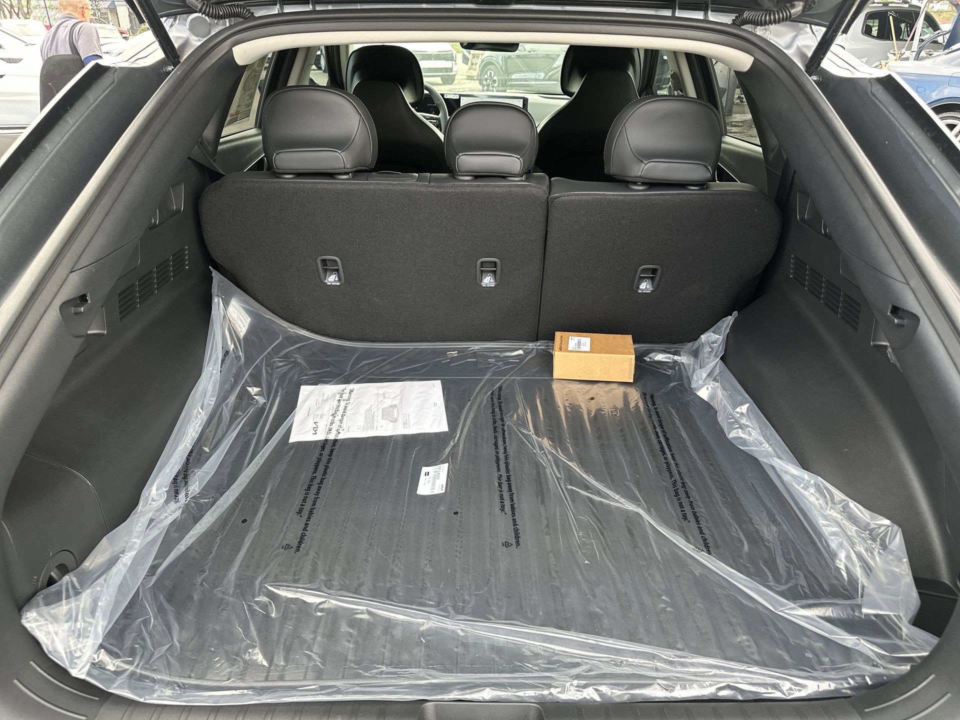 Certified 2025 Kia EV6 Light w/ Light LR Technology Package RWD image 24