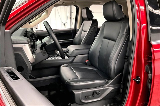 Used 2022 Ford Expedition XLT image 20