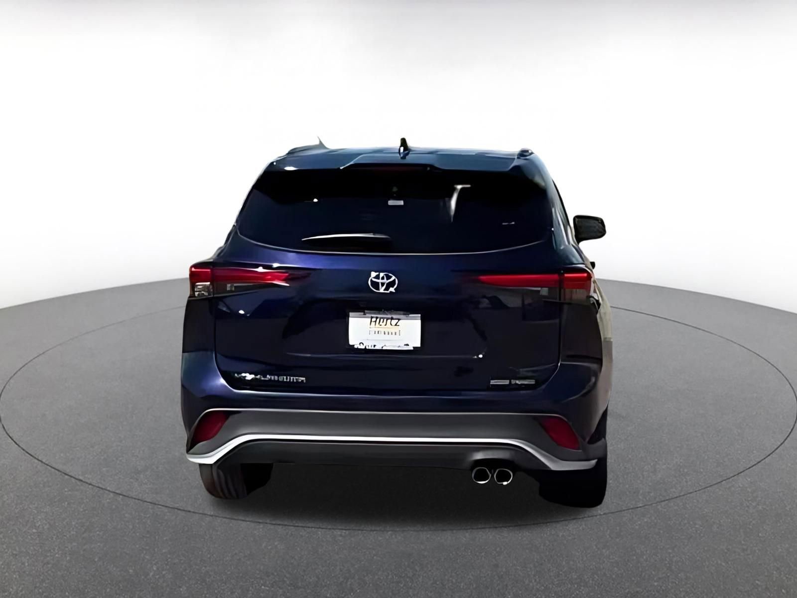 Used 2025 Toyota Highlander XSE AWD/4WD image 10