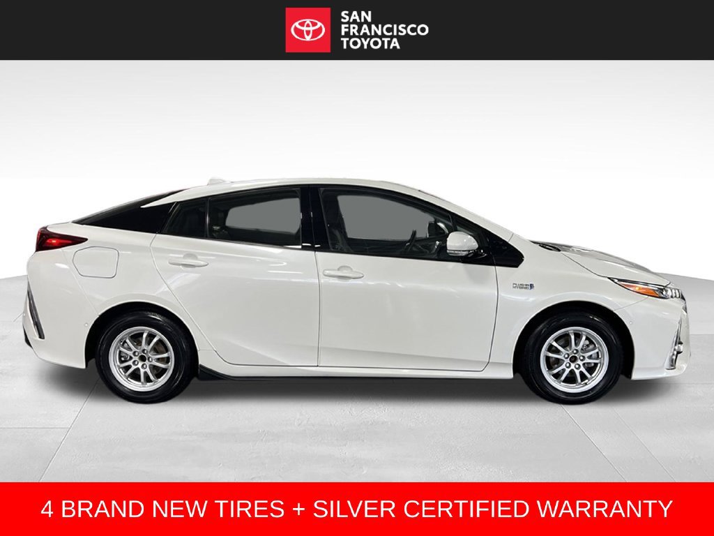 Certified 2017 Toyota Prius Prime Advanced FWD image 6