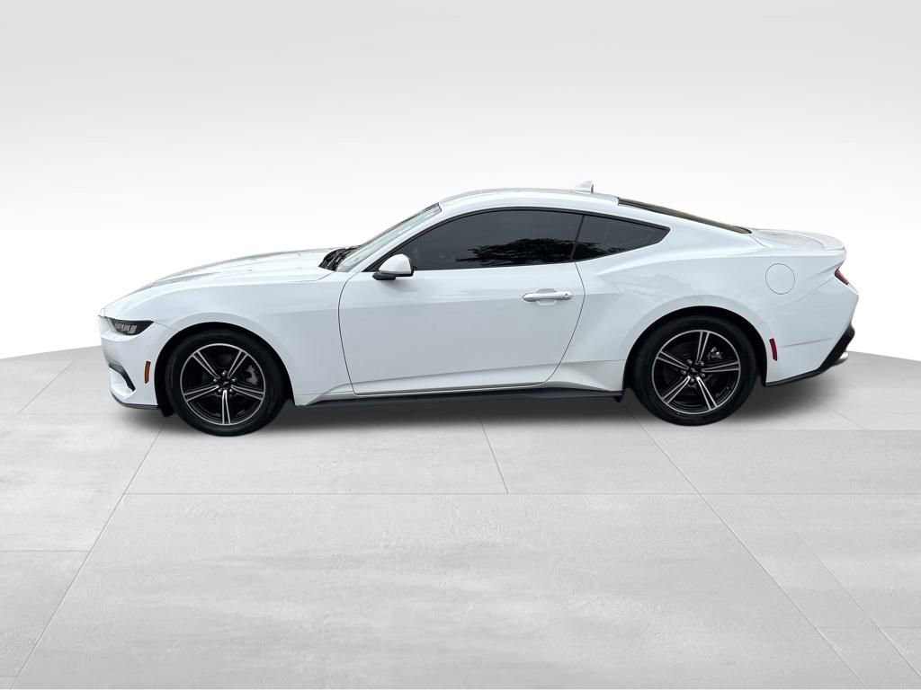 Used 2024 Ford Mustang Premium image 2