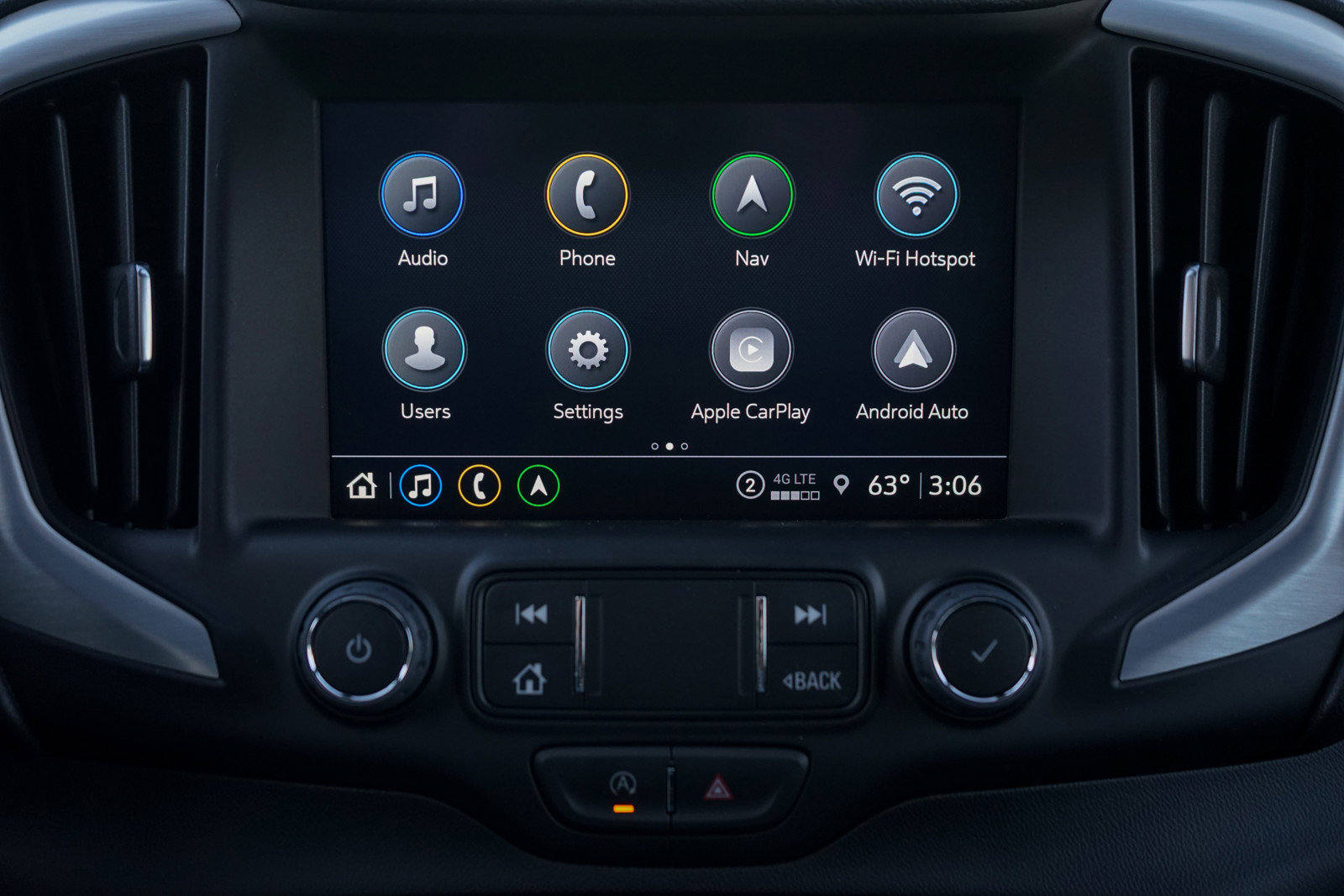 Used 2023 GMC Terrain SLT w/ Infotainment Package II image 16