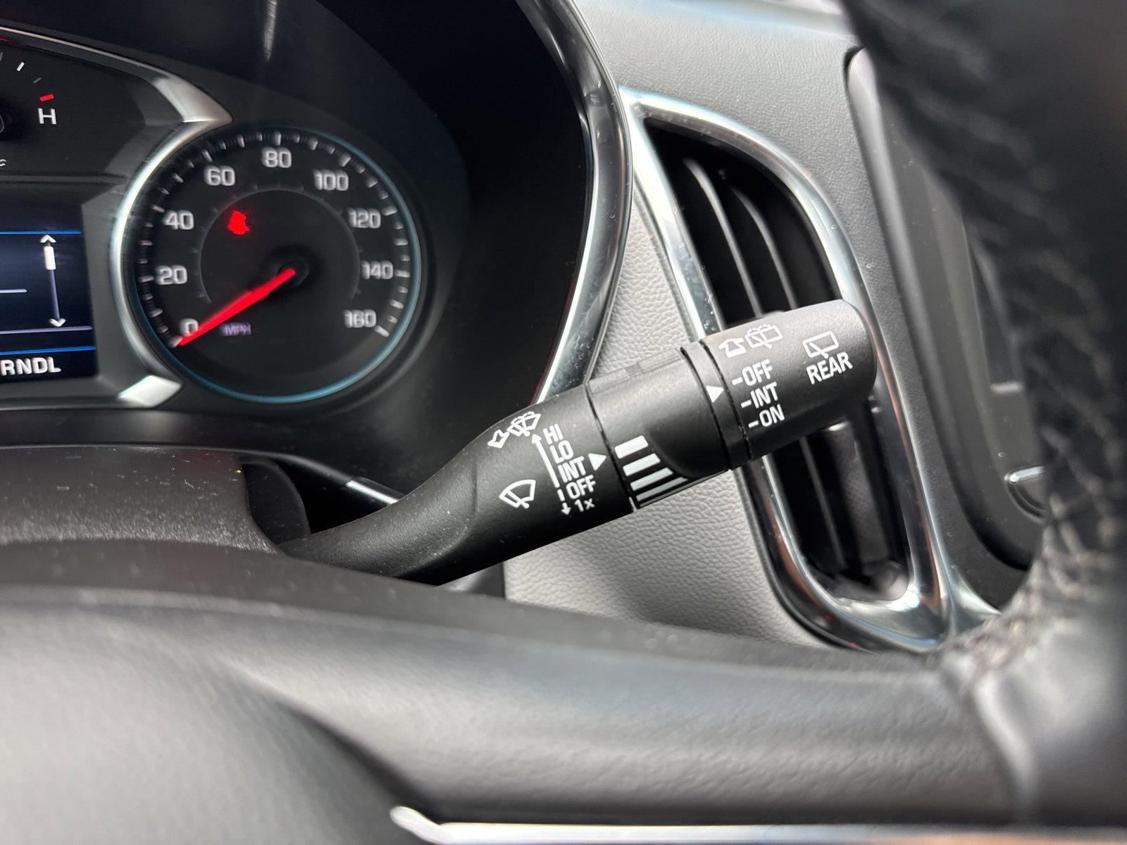 Used 2024 Chevrolet Equinox LT image 33