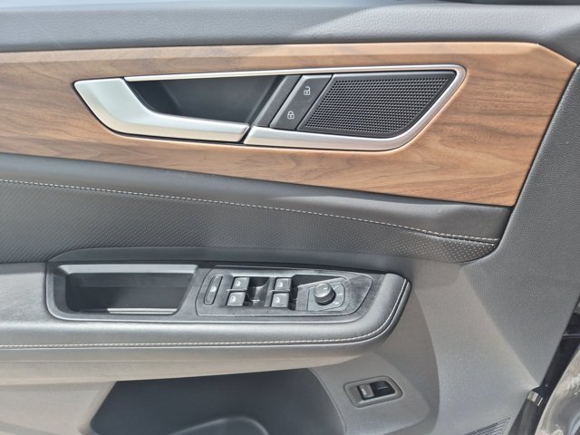 Used 2025 Volkswagen Atlas SE FWD image 13