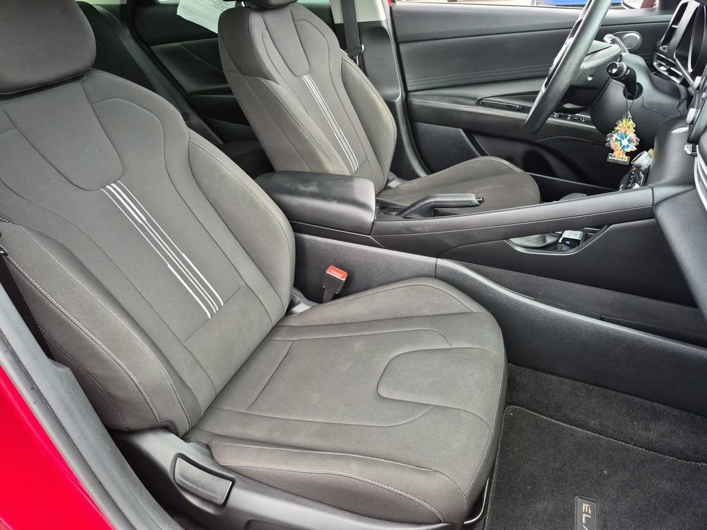 Used 2023 Hyundai Elantra SEL FWD image 32