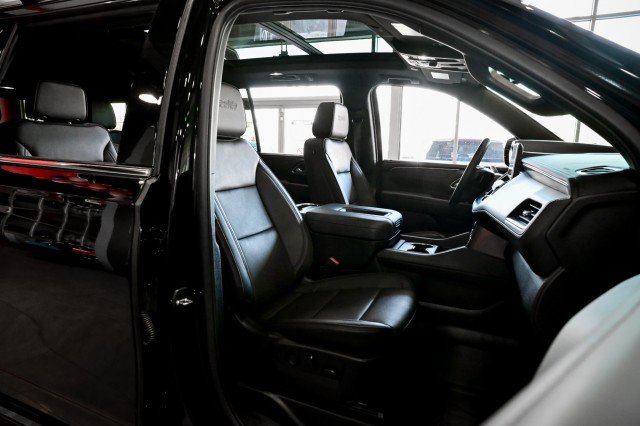 Used 2024 Chevrolet Suburban High Country AWD/4WD image 27