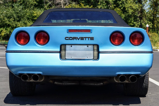 Used 1988 Chevrolet Corvette Convertible RWD image 17