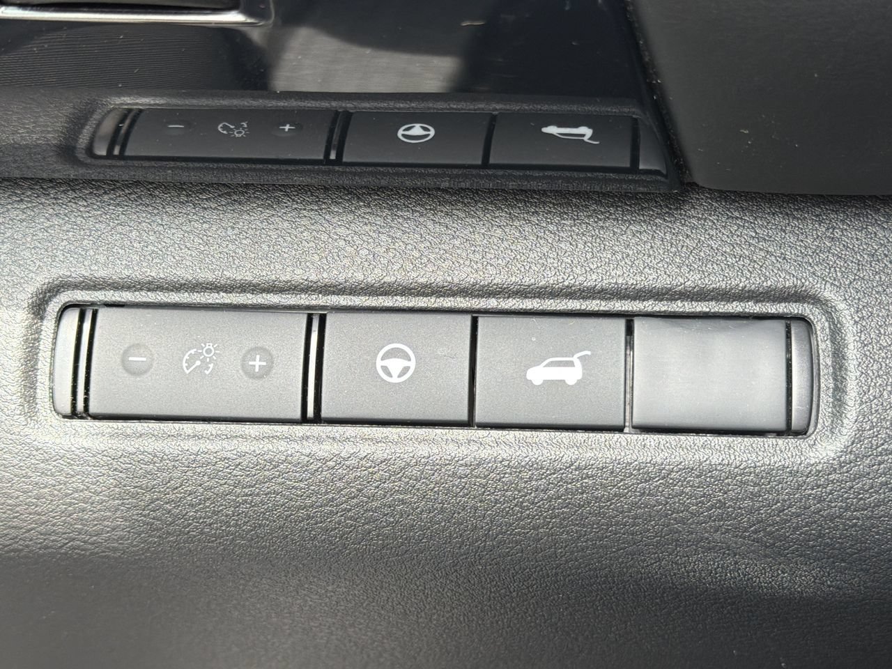 Certified 2025 Nissan Pathfinder SV FWD image 11