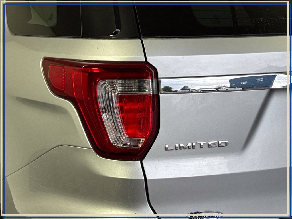 Used 2017 Ford Explorer Limited AWD/4WD image 12
