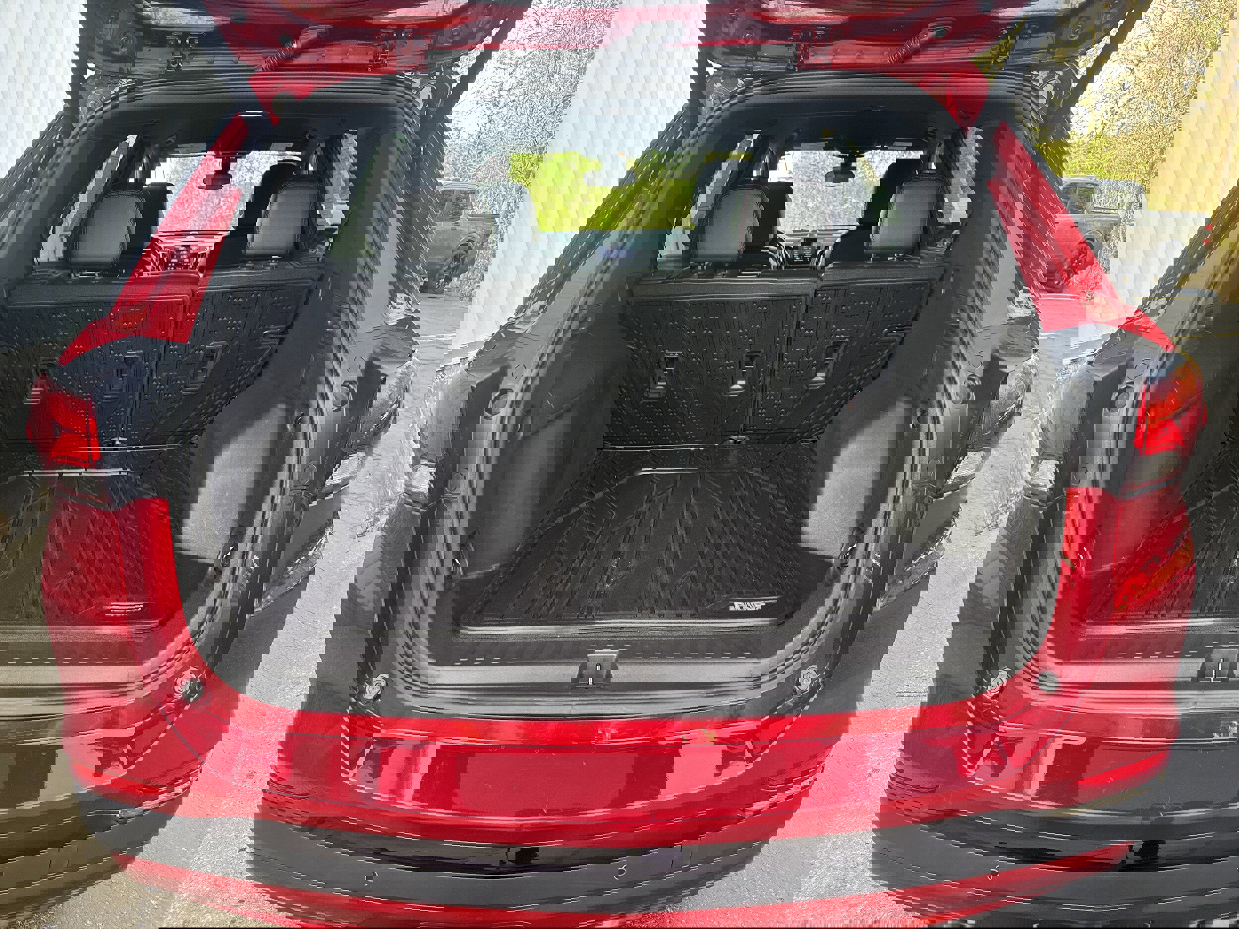 Used 2024 Chevrolet Equinox RS w/ RS Leather Package image 12