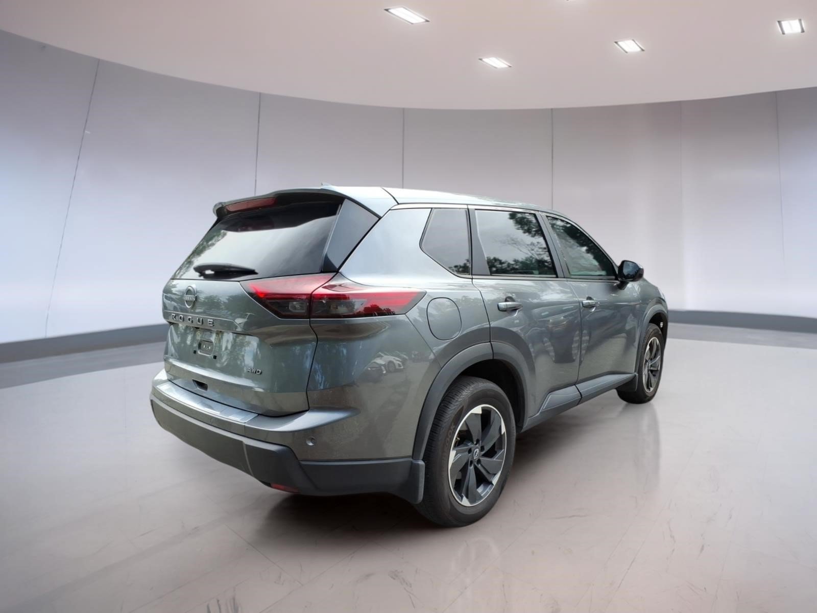 Used 2026 Nissan Rogue SV AWD/4WD image 4