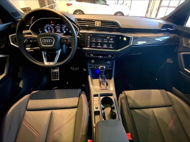 Certified 2025 Audi Q3 2.0T Premium Plus w/ Premium Plus Package AWD/4WD image 12
