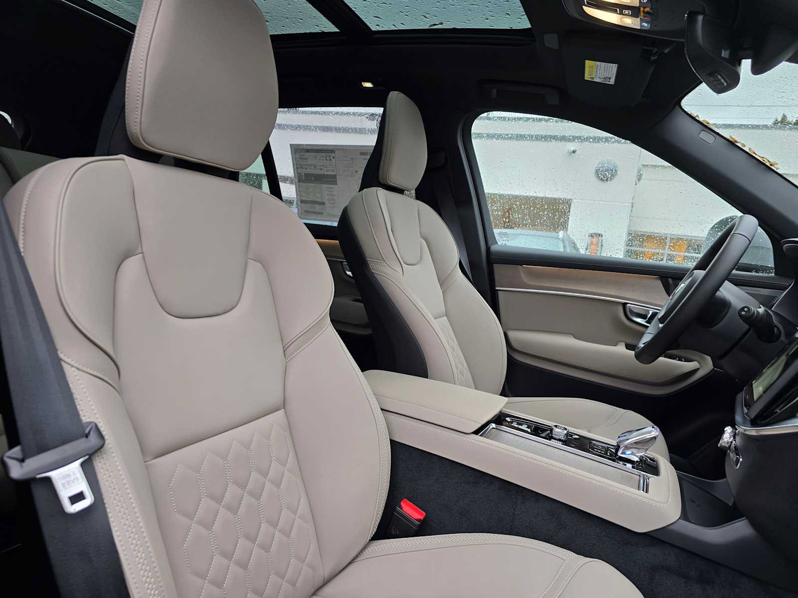 New 2026 Volvo XC90 B6 Plus w/ Protection Package Premier AWD/4WD image 11