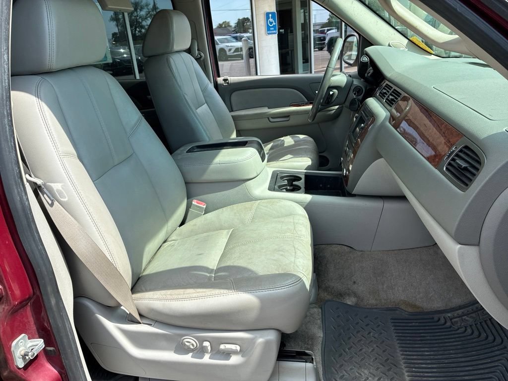 Used 2007 Chevrolet Tahoe LTZ w/ LTZ Preferred Equipment Group AWD/4WD image 10