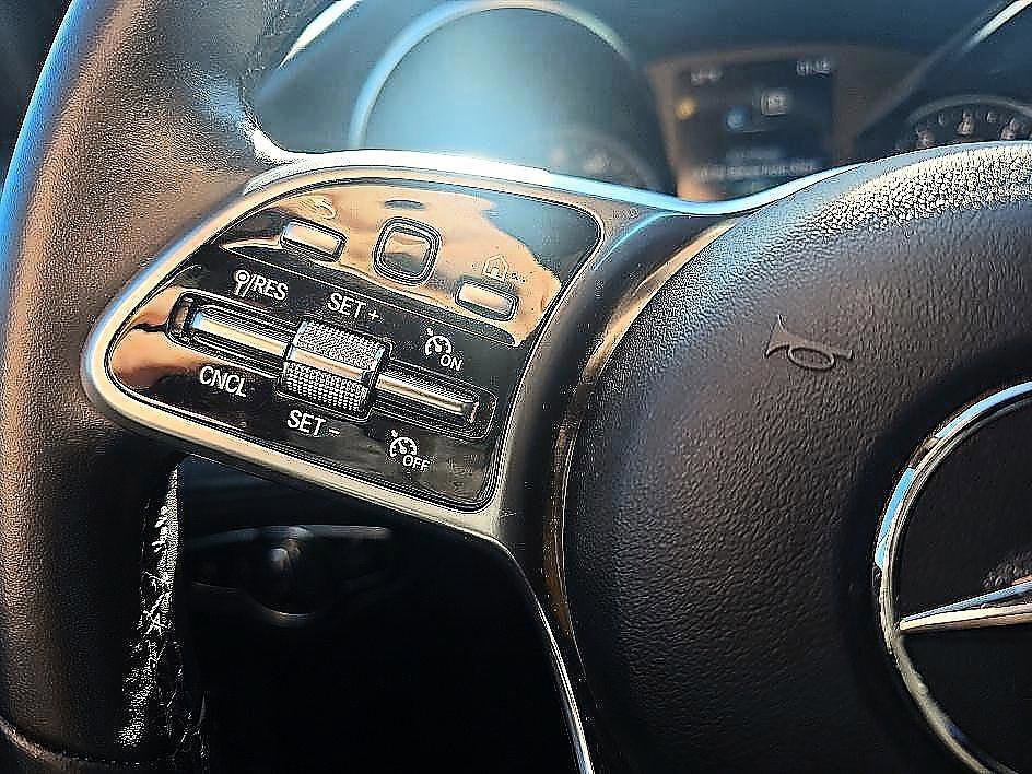 Used 2022 Mercedes-Benz GLC 300 image 18