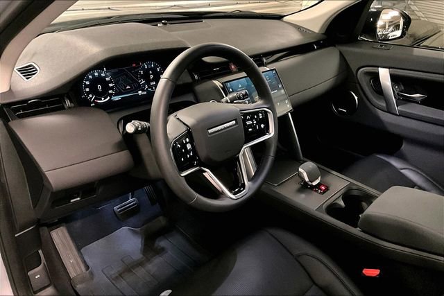 Certified 2025 Land Rover Discovery Sport S image 24