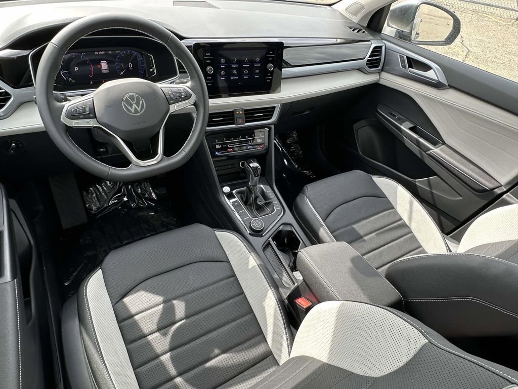 New 2026 Volkswagen Taos SEL AWD/4WD image 9