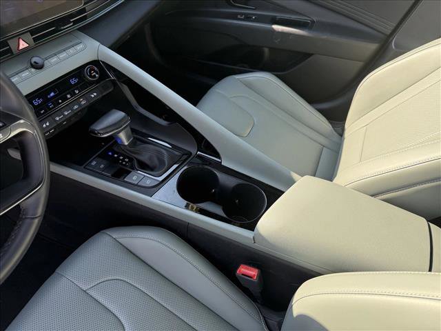 Certified 2025 Hyundai Elantra Limited image 15