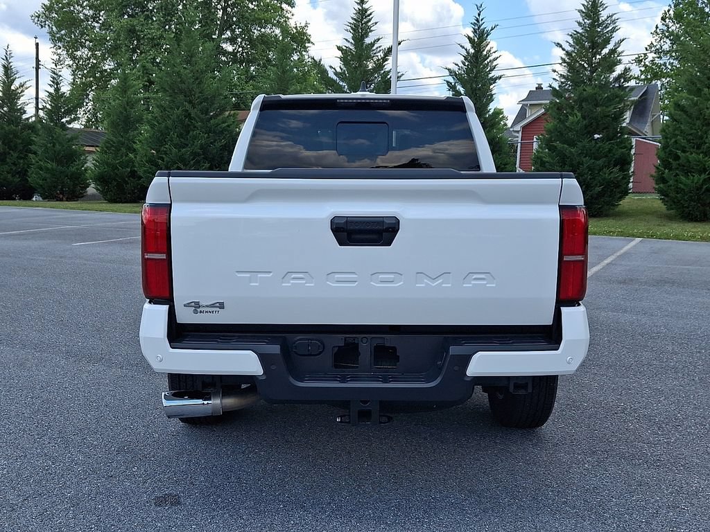 Certified 2024 Toyota Tacoma SR5 AWD/4WD image 5