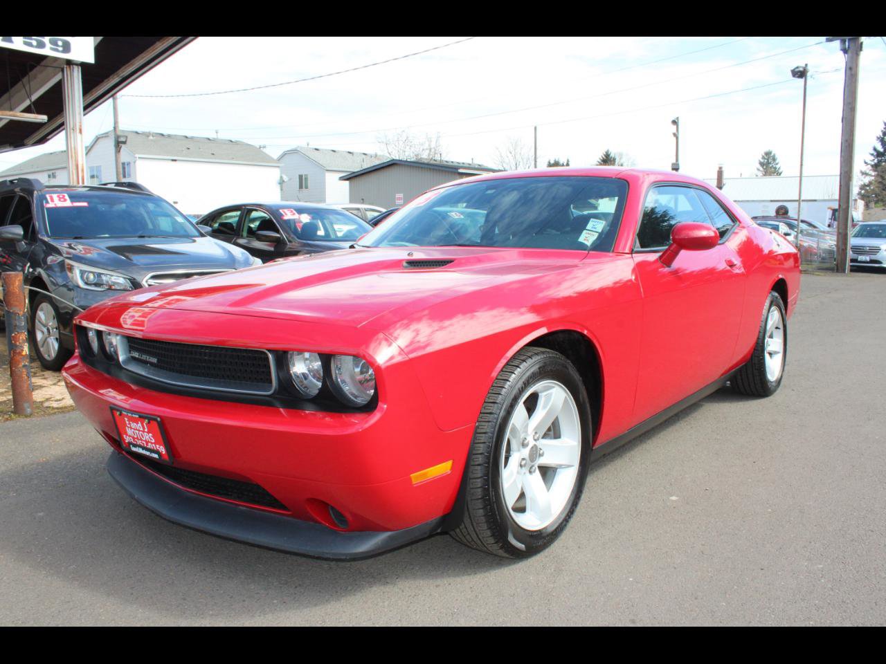 Used 2013 Dodge Challenger SXT image 1