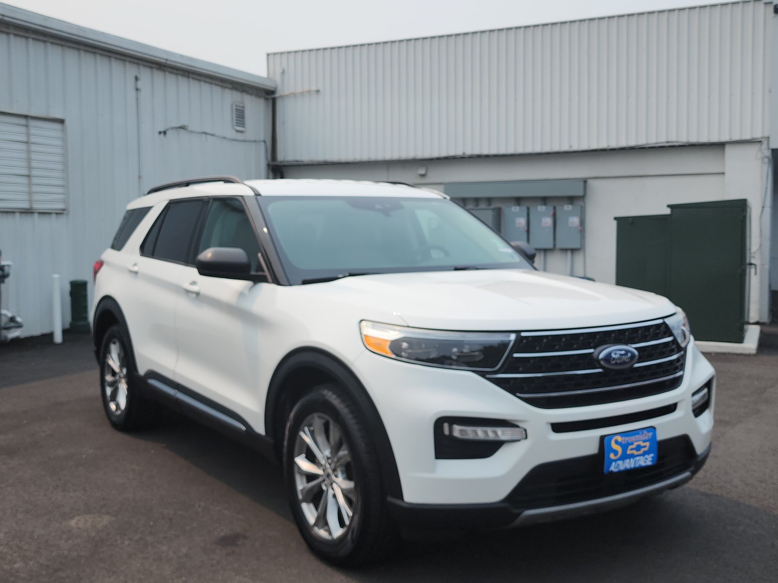 Used 2020 Ford Explorer XLT w/ Equipment Group 202A AWD/4WD image 7