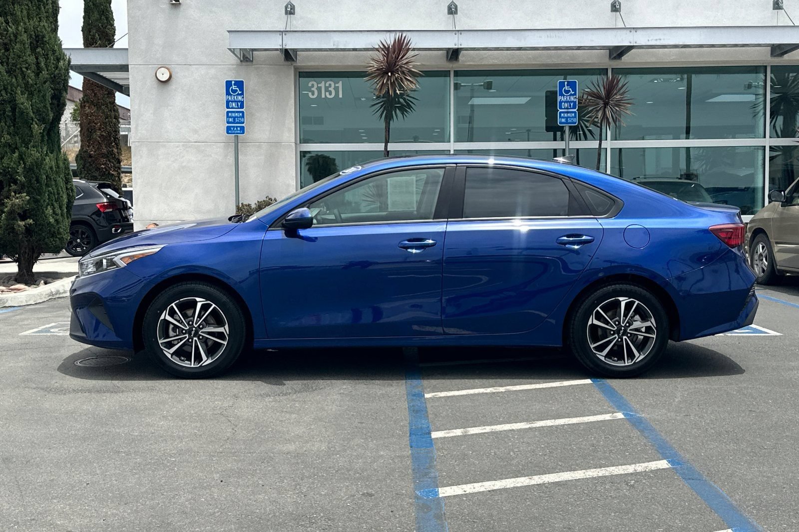 Used 2024 Kia Forte LXS FWD image 7