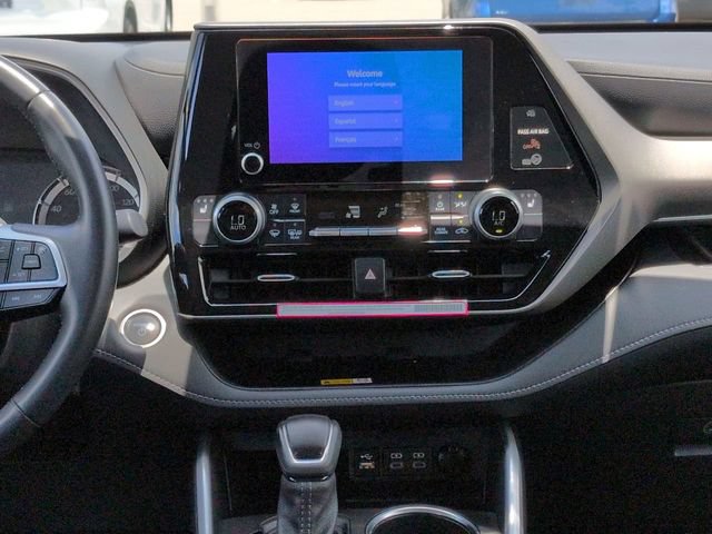 Certified 2024 Toyota Highlander XLE FWD image 18