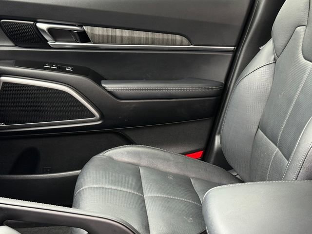 Used 2024 Kia Telluride EX w/ EX Captain's Chair Package AWD/4WD image 9