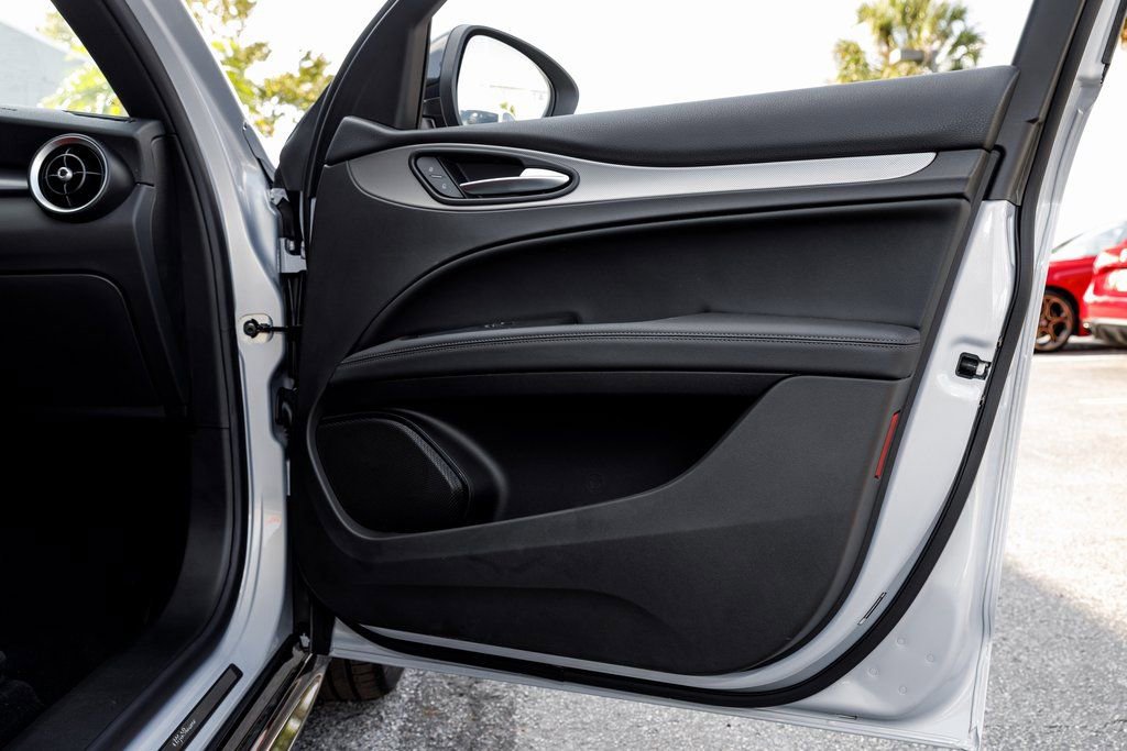 New 2025 Alfa Romeo Stelvio Sprint w/ Veloce Package image 35