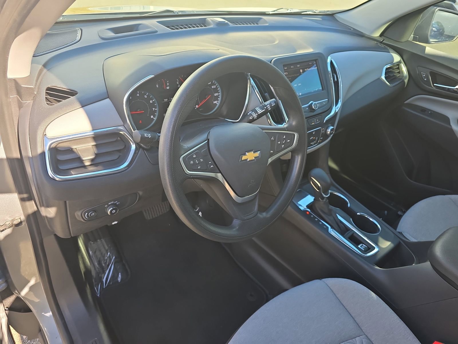 Used 2023 Chevrolet Equinox LS image 21