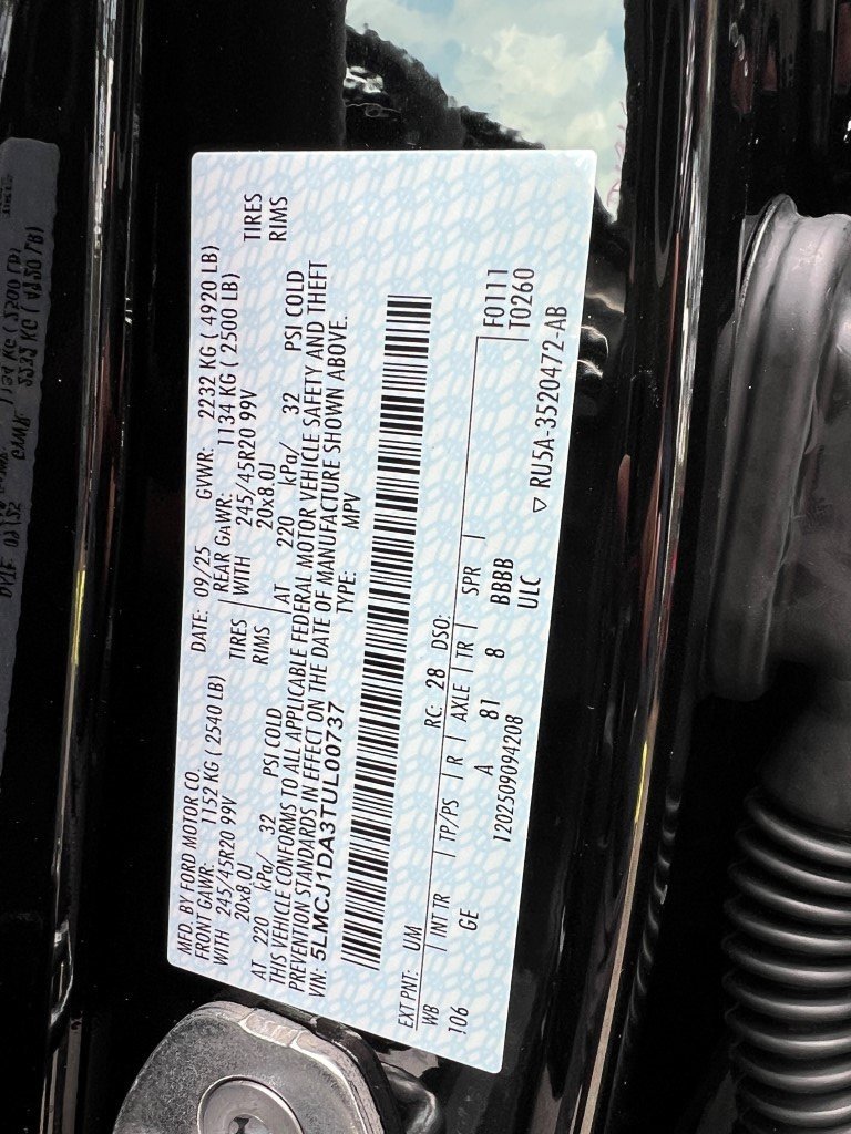 New 2026 Lincoln Corsair Premiere image 23