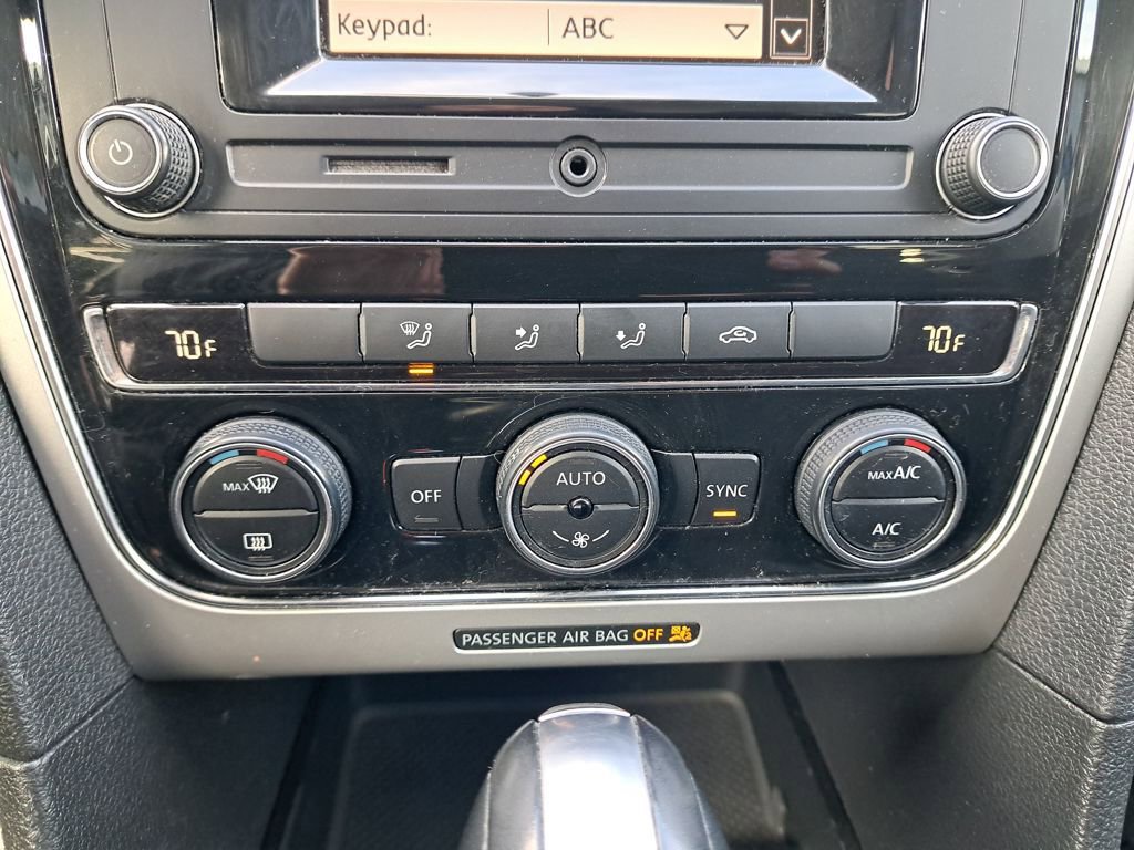 Used 2016 Volkswagen Passat 1.8T S image 22