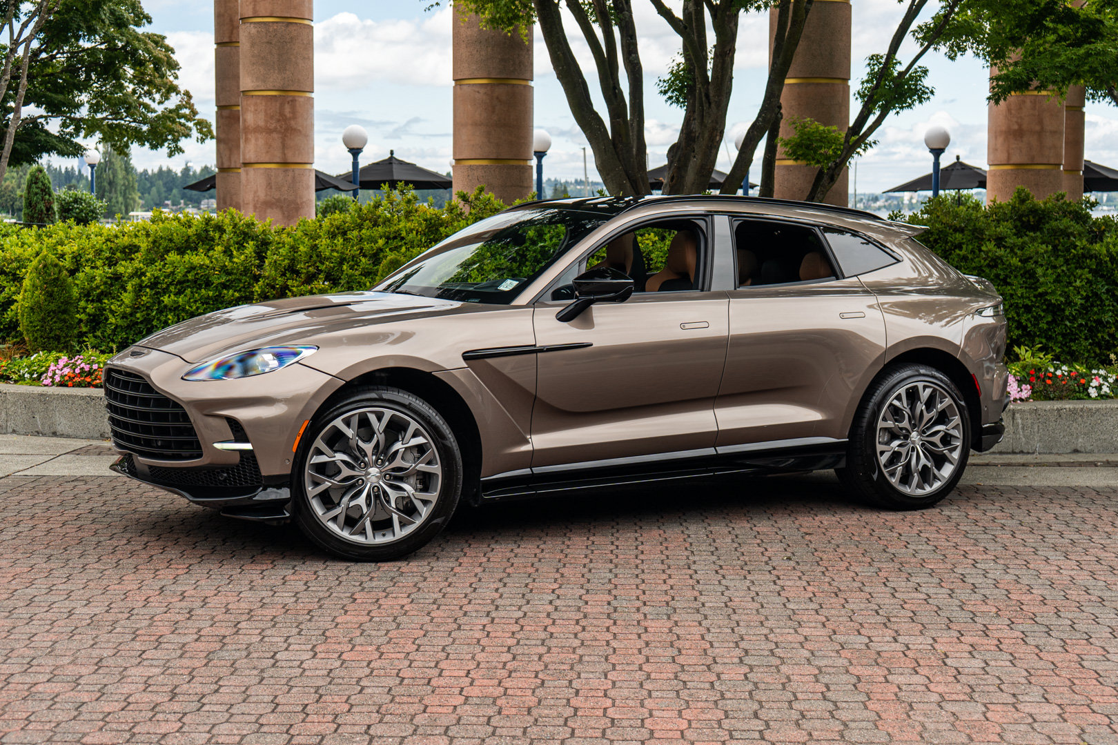 Used 2023 Aston Martin DBX 707 AWD/4WD image 38