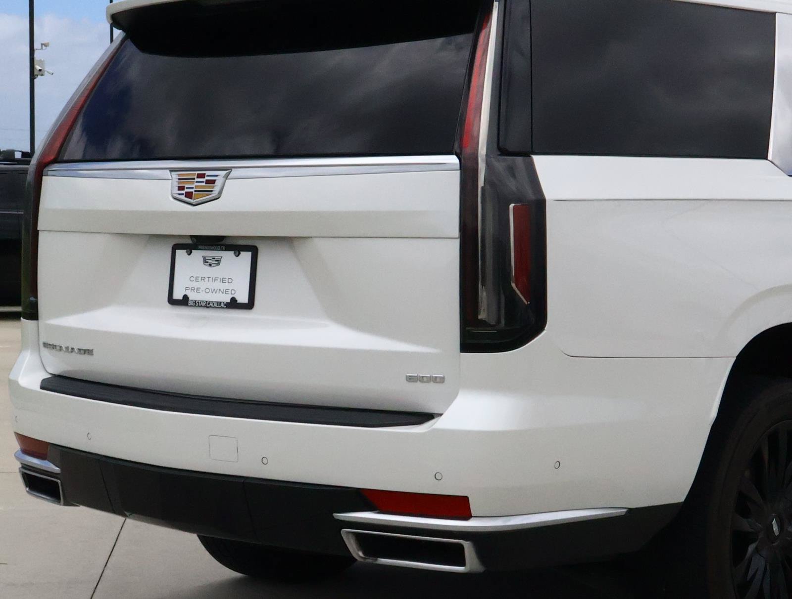 Used 2024 Cadillac Escalade ESV Premium Luxury RWD image 11