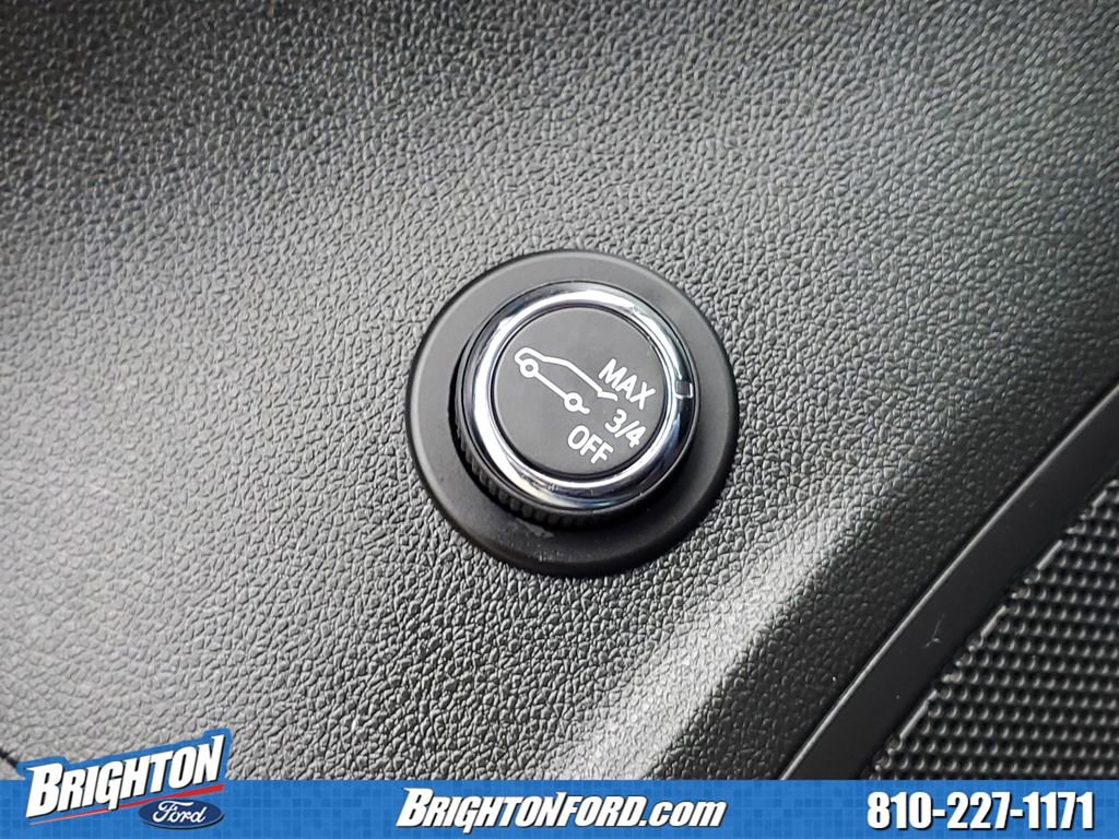 Used 2023 Buick Envision Essence image 18
