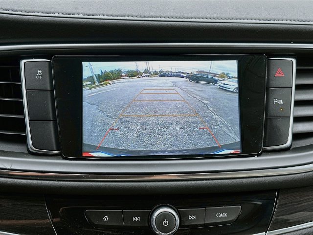 Used 2018 Buick Enclave Essence FWD image 14