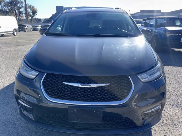 Used 2021 Chrysler Pacifica Touring image 2