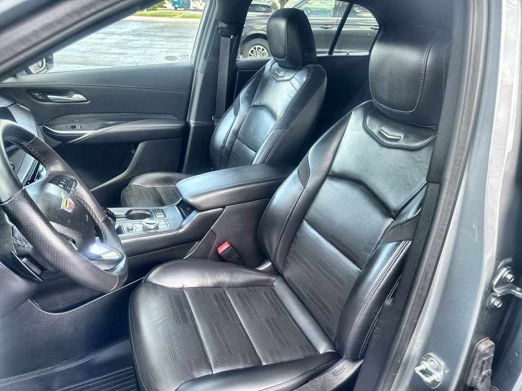 Used 2025 Cadillac XT4 Sport AWD/4WD image 11