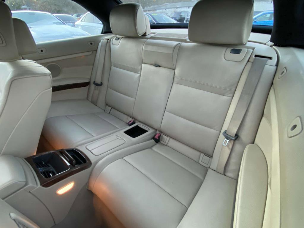Used 2010 BMW 335i Convertible image 14