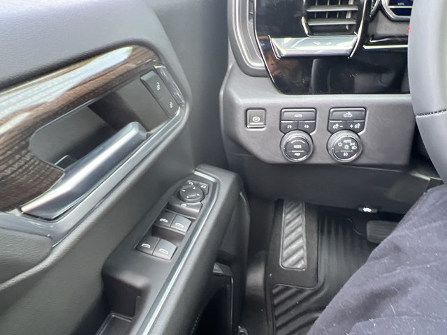 Used 2023 Chevrolet Silverado 1500 RST AWD/4WD image 18