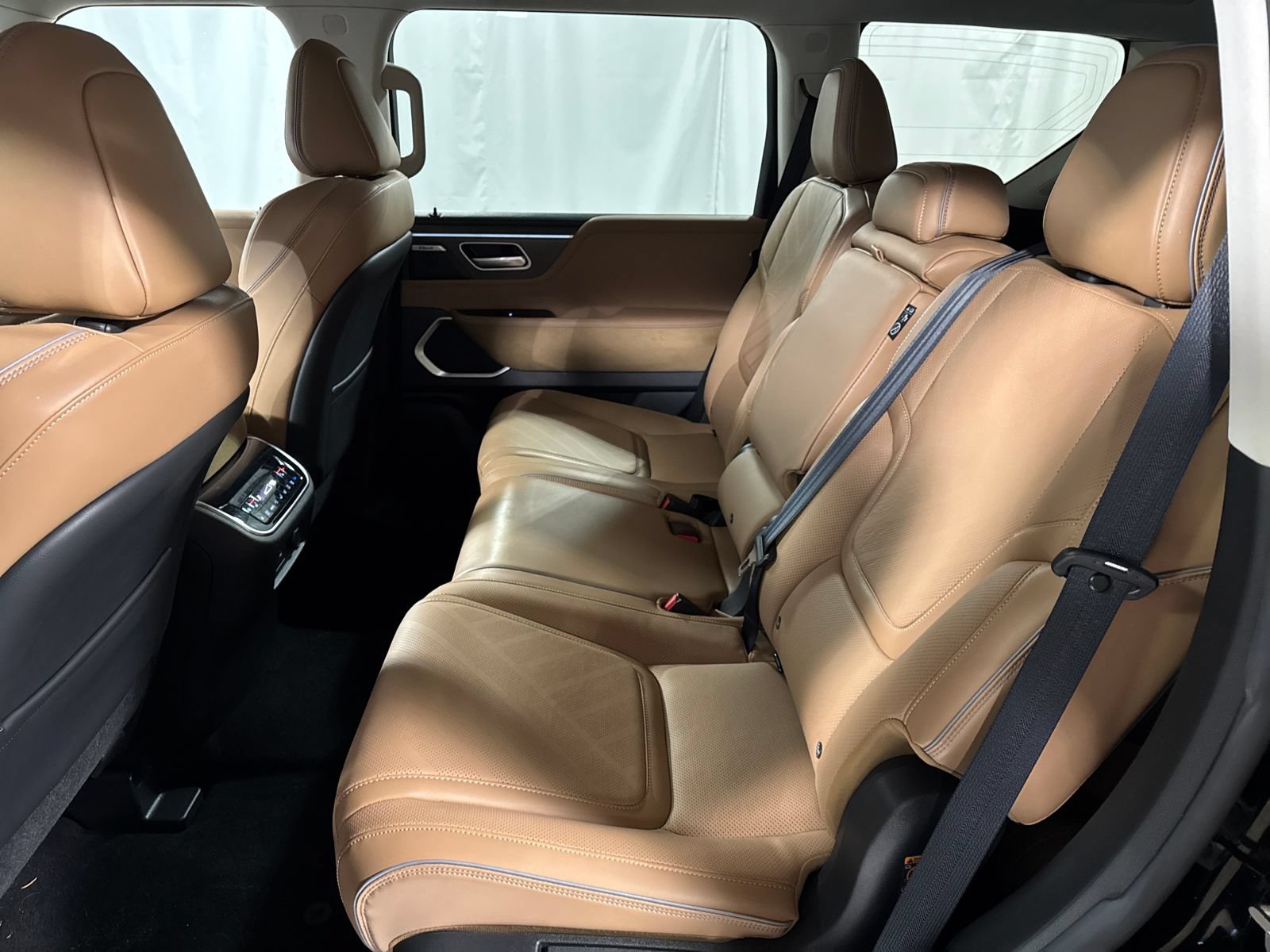 Certified 2025 INFINITI QX80 Luxe AWD/4WD image 5