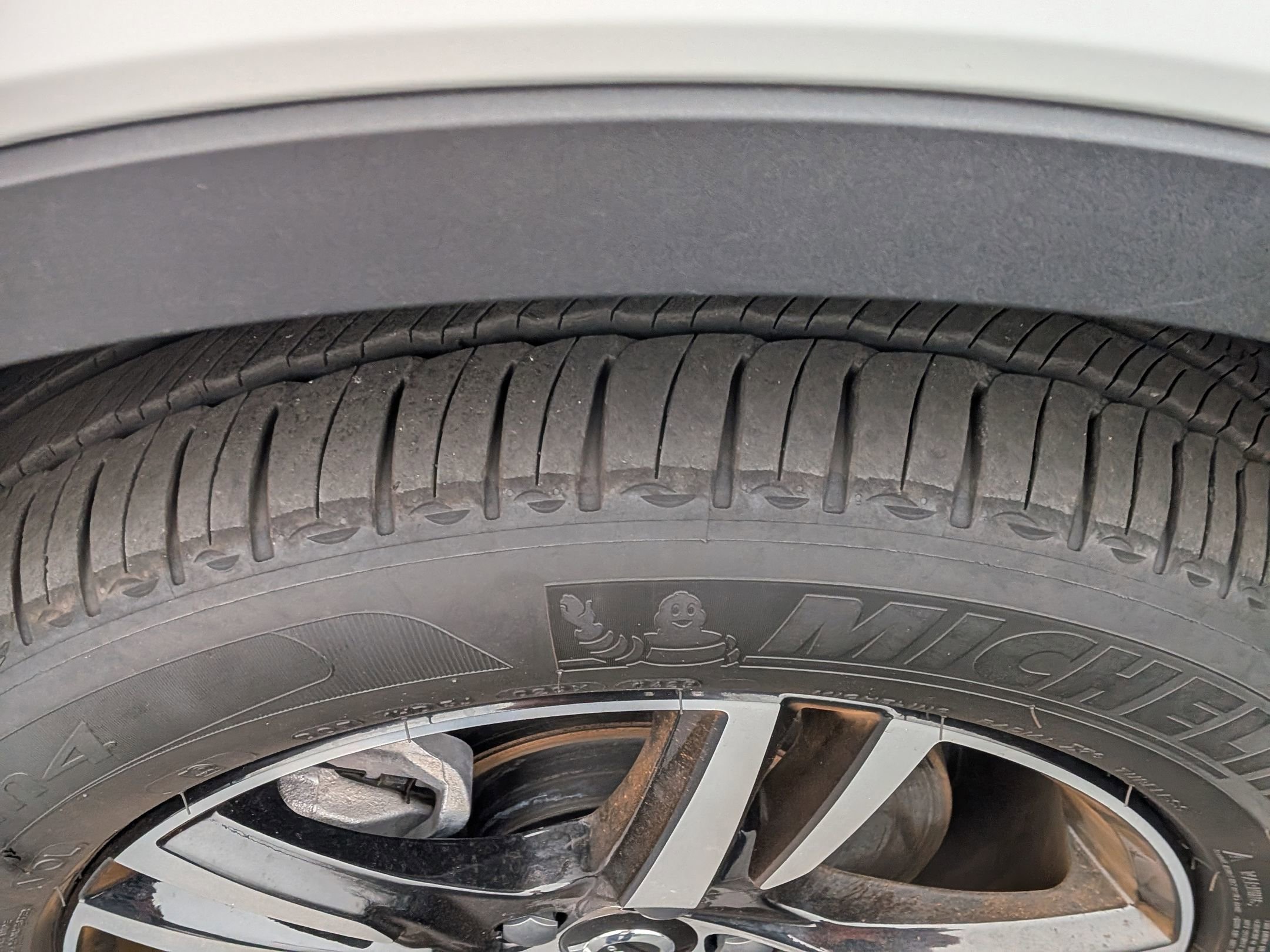 Used 2025 Volvo XC40 B5 Core image 13