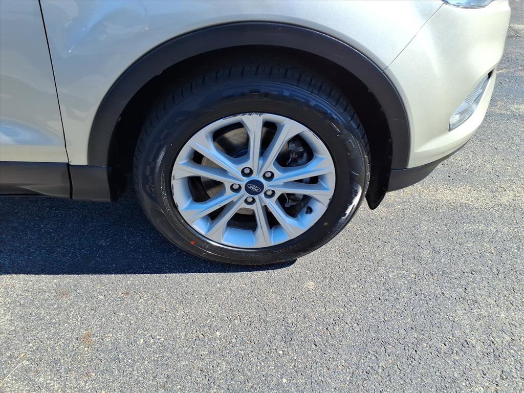 Used 2017 Ford Escape SE image 7