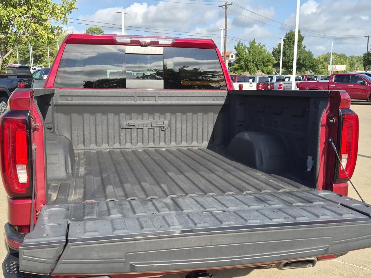 Certified 2020 GMC Sierra 1500 AT4 w/ AT4 Premium Package AWD/4WD image 9