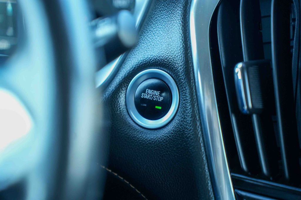 Used 2018 Chevrolet Traverse LT image 36